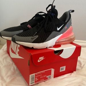 Nike Air Max 270 (GS) Size 5